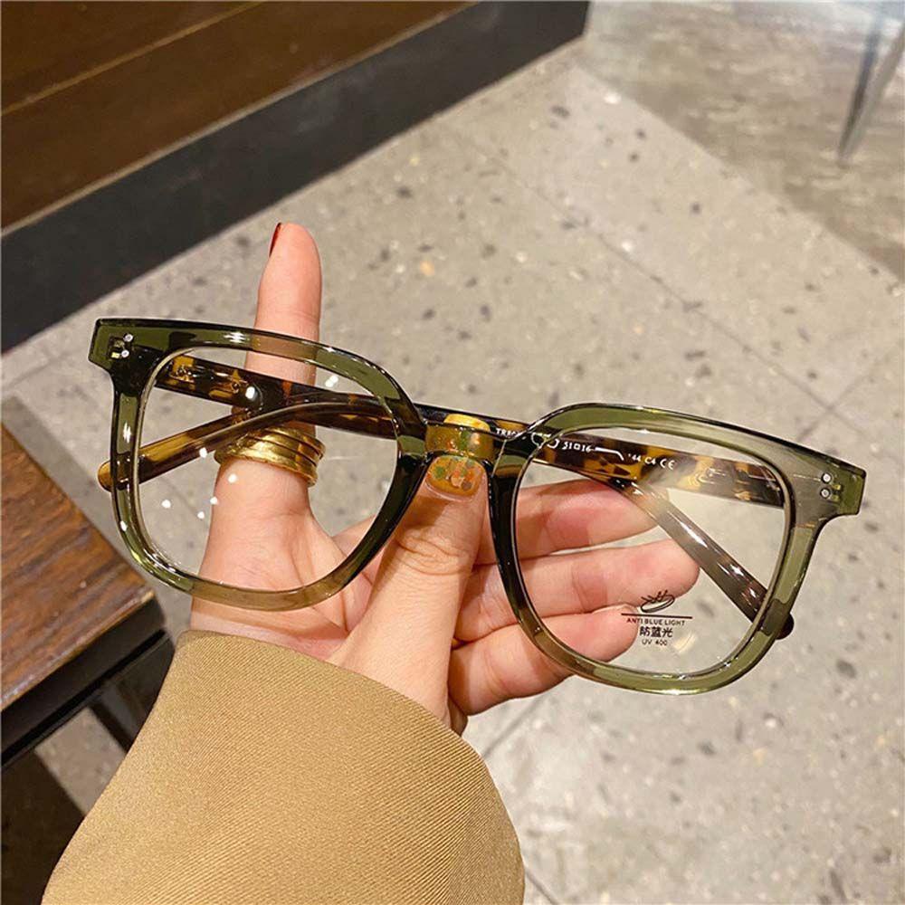 Kính Mát Nữ Gọng Vuông Màu Đen Chống Tia UV