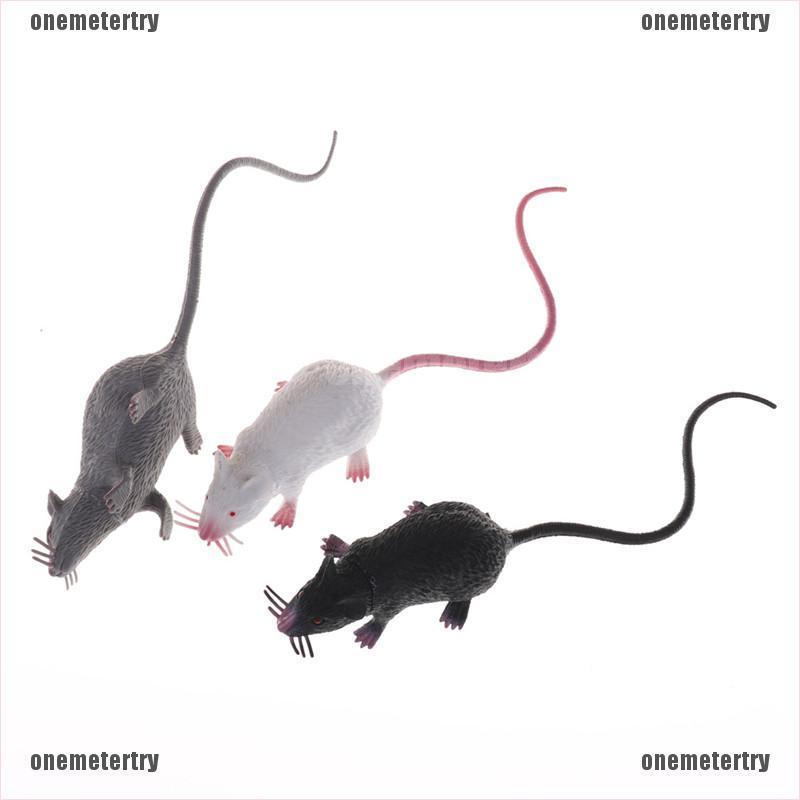 Con chuột giả dùng để trang trí Halloween