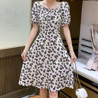 Đầm hoa cúc trễ vai
