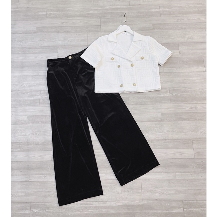 Set áo cổ vest cúc đồng dập nổi mix quần nhung suông