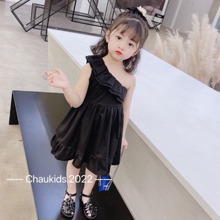 Váy đen lệch vai bé gái