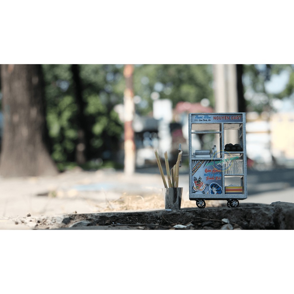 Mô Hình Xe Hàng Rong Sài Gòn Xưa Và Nay Thu Nhỏ - Xe Nước Mía - HR01