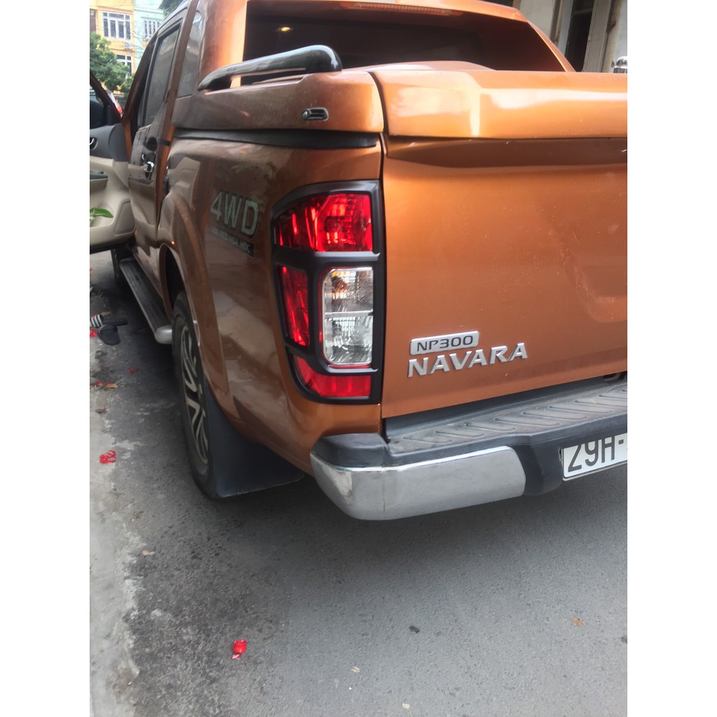 Viền đèn pha&amp;hậu nhựa đen cao cấp 4 chi tiết dành cho xe Nissan Navara