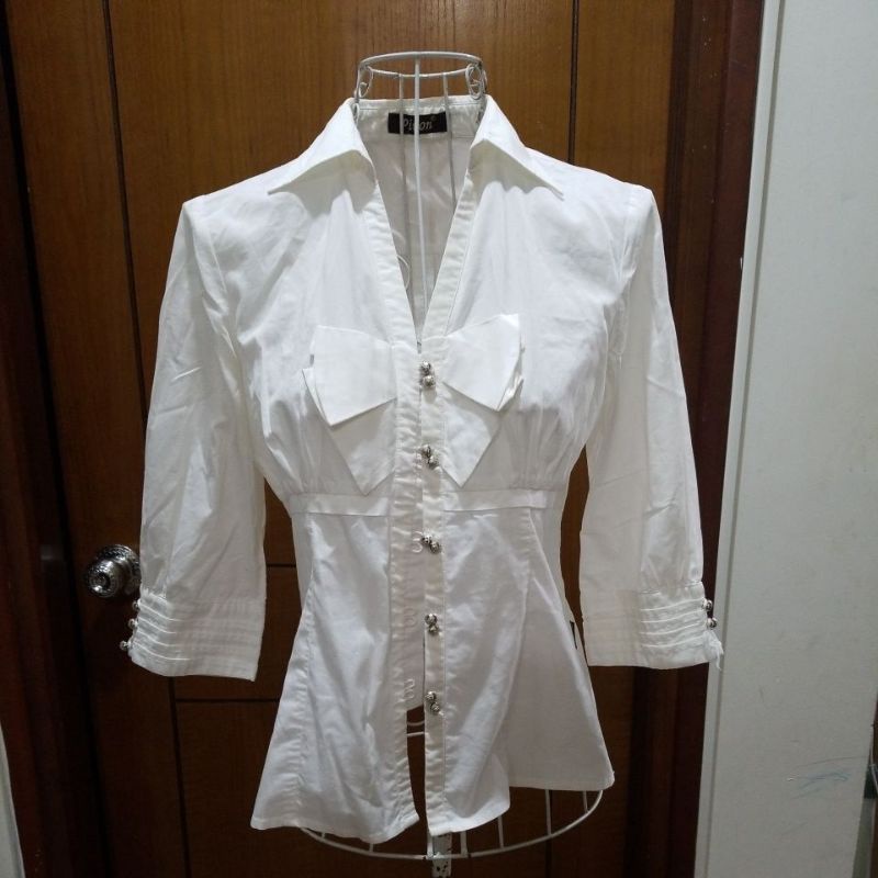 áo thô trắng freesize đồng giá 12k | BigBuy360 - bigbuy360.vn