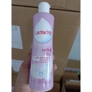 Dung dịch vệ sinh phụ nữ lactacyd soft and silky 250ml