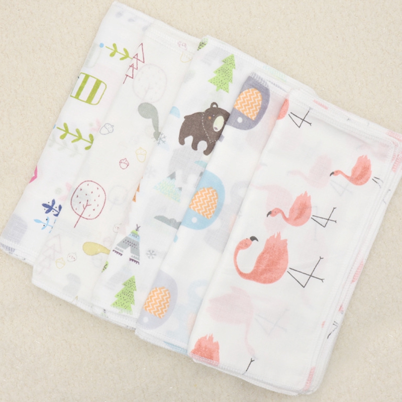Khăn ăn cotton hình tam giác in họa tiết dễ thương cho bé