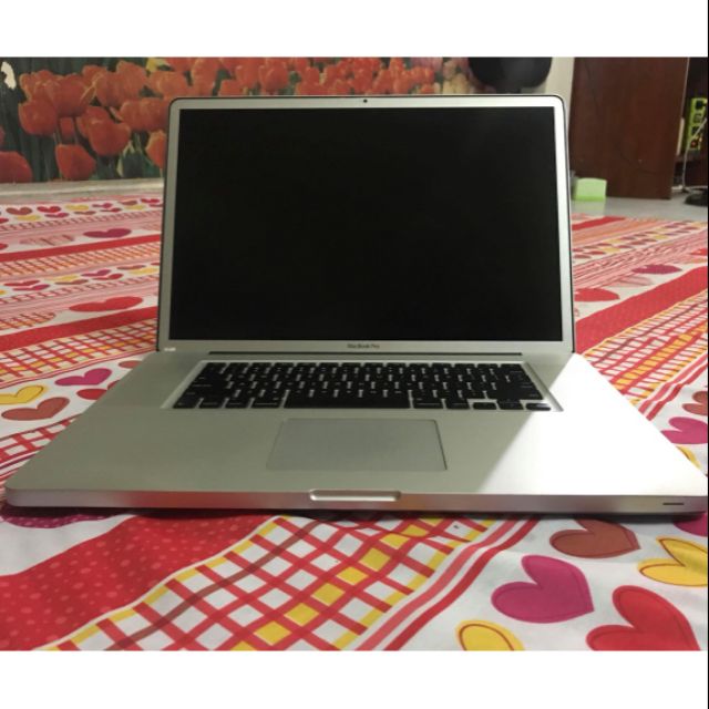 Siêu phẩm Macbook Pro 17” Core i7/Ram 8gb/2 VGA khủng/500Gb/Windows 10pro+Mac Os 10.13.3 Giá chỉ còn 19.900.000đ