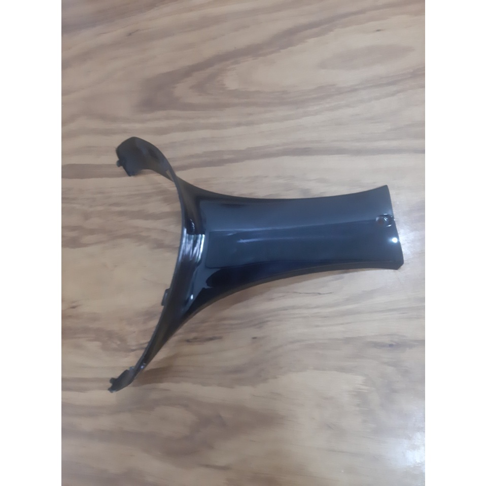 Yếm giữa tam giác trước trung tâm ( Yếm lớn ) Air blade AB 110 đời đầu 2007 2008 Xăng cơ