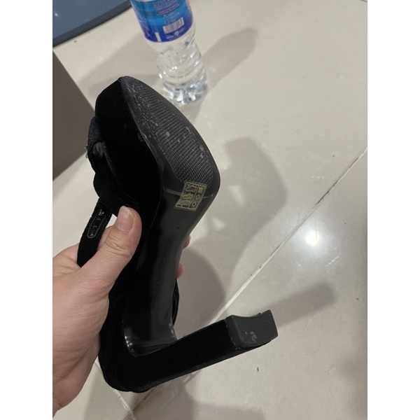 Giày cao gót nữ CHARLES & KEITH size 36