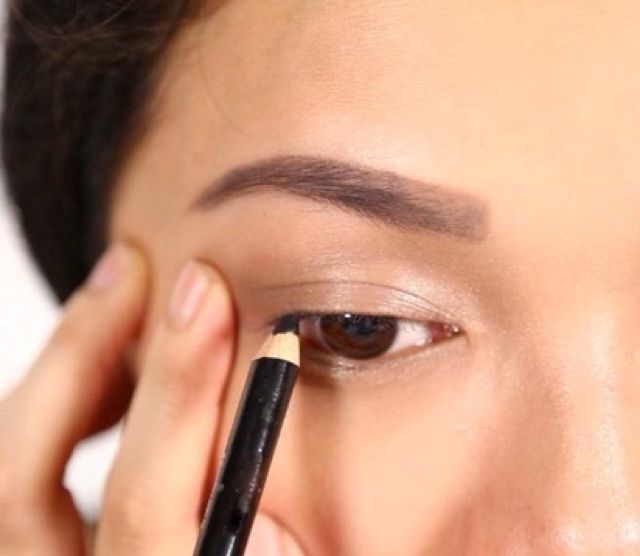 Chì Kẻ Mắt Catrice Kohl Kajal