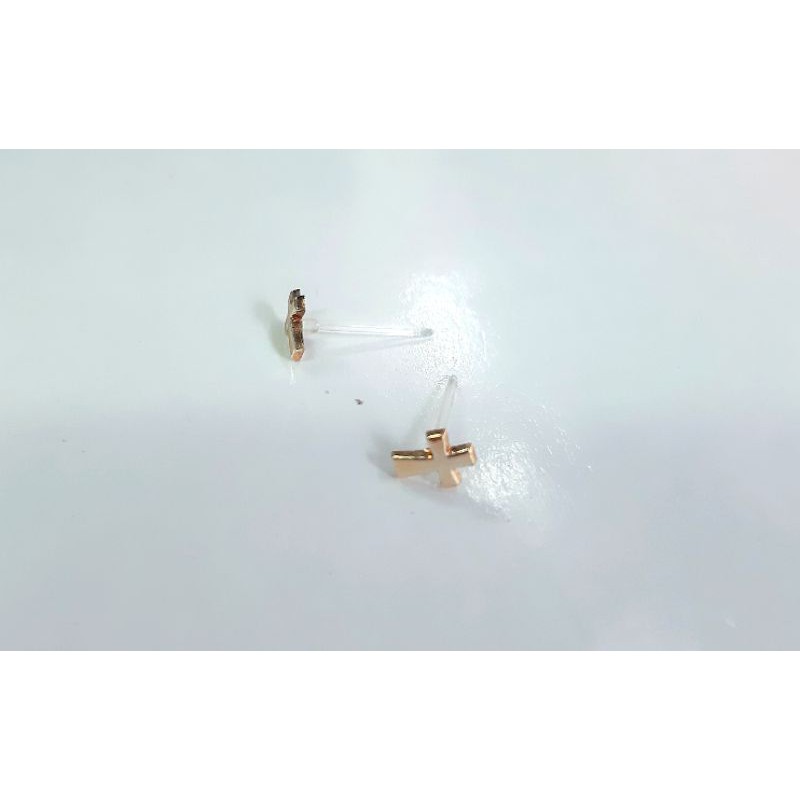 KHUYÊN TAI CHÂN NHỰA HÌNH THÁNH GIÁ/ KHUYÊN NHỰA DẺO