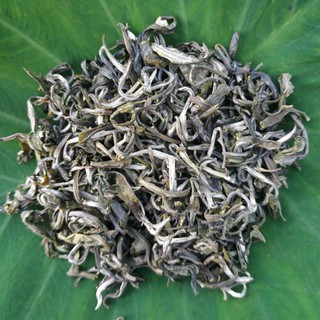 Chè shan tuyết cổ thụ Hà Giang (loại 1tôm 1 lá) - 500g