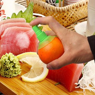 Dụng cụ chiết nước cốt chanh dạng xịt