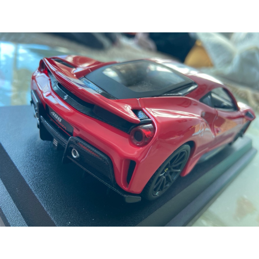 Mô hình xe Ferrari 488 Pista 1:24 Bburago