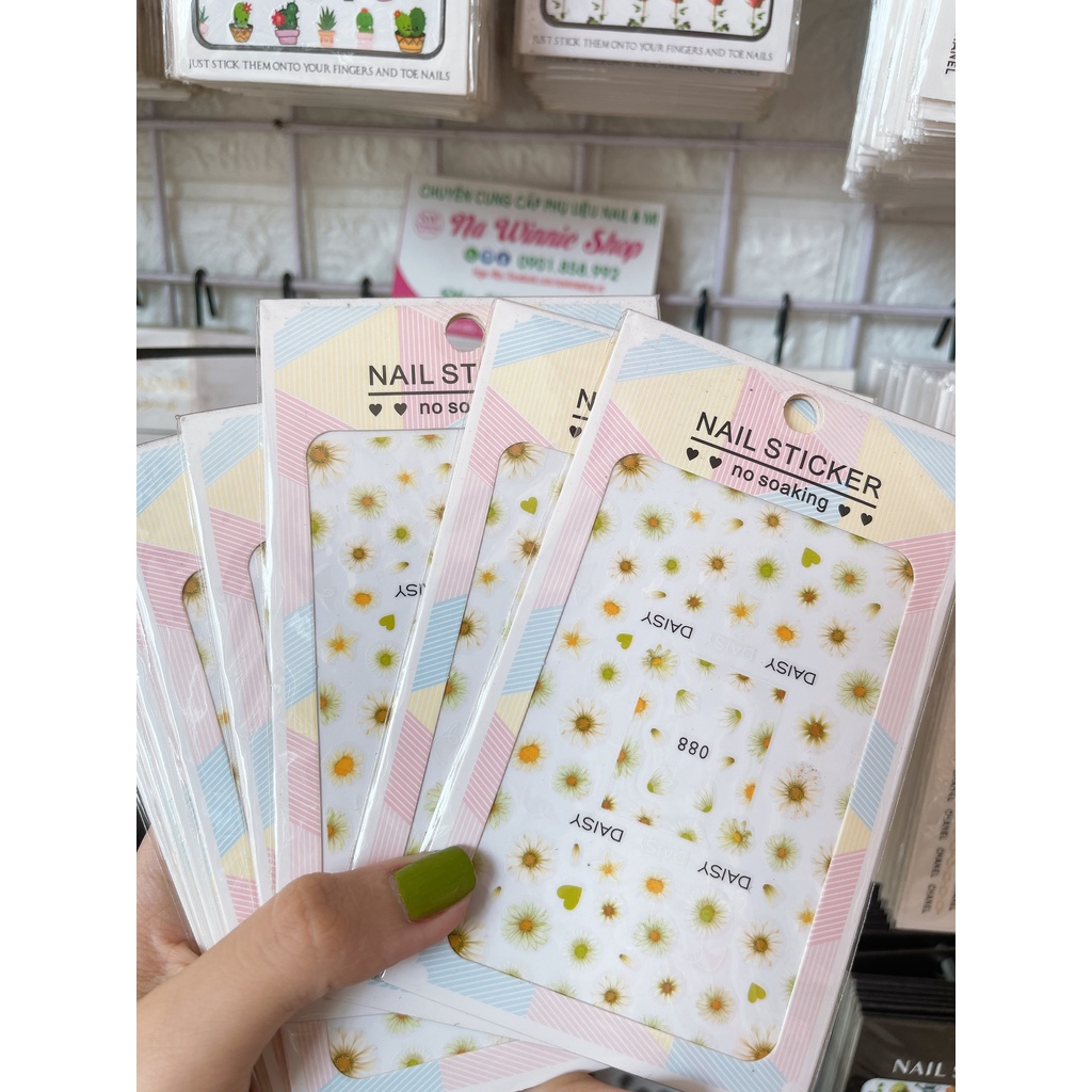 Sticker dán móng chữ thương hiệu đẹp