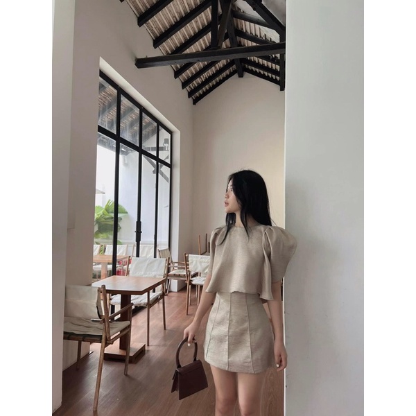 Set áo croptop tay phồng + Chân váy