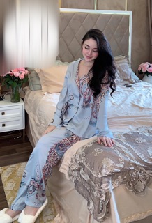 BỘ LỤA CỔ TRÒN DÀI HOẠ TIẾT SANG