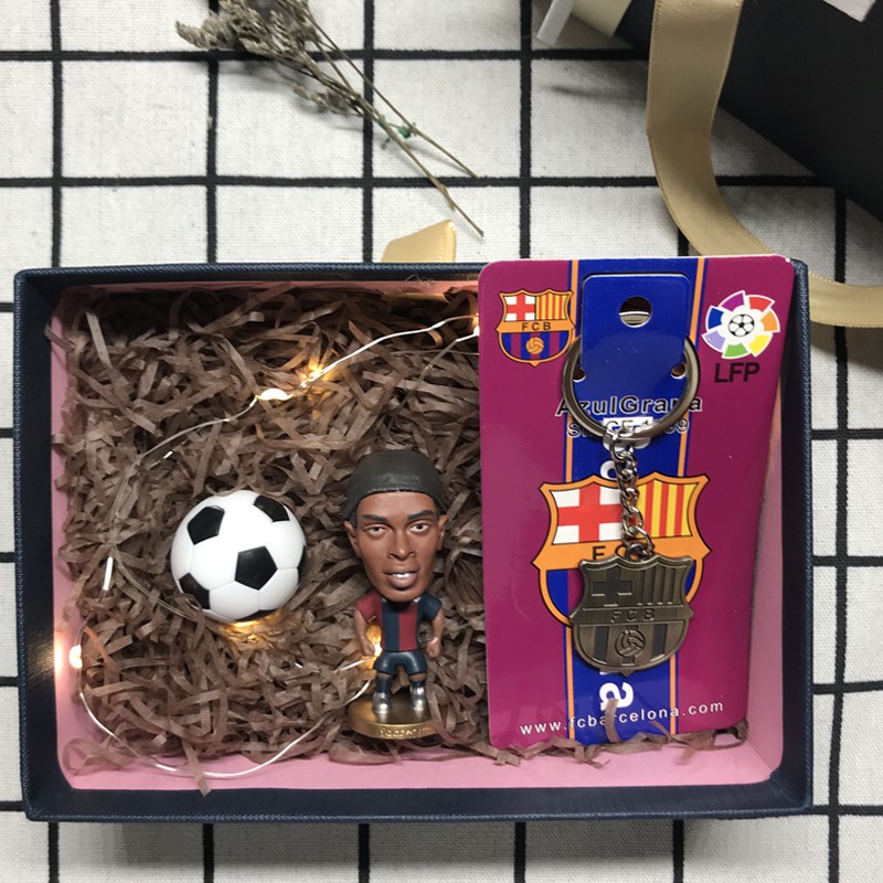 Combo quà tặng tượng cầu thủ bóng đá, cup, logo cực đẹp