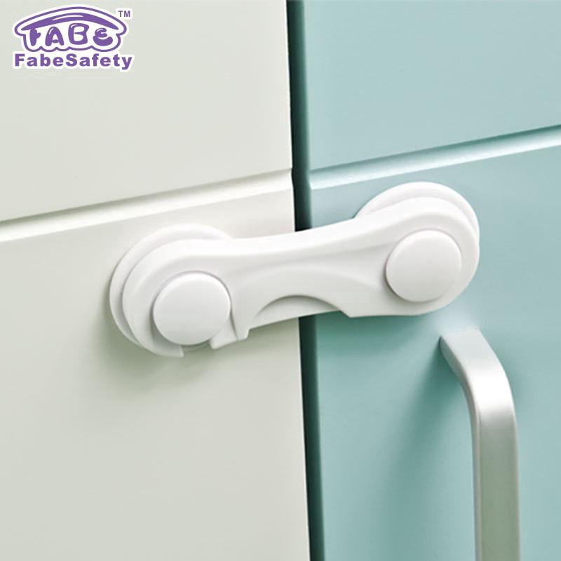 Khóa cửa tủ đa chức năng dùng an toàn cho trẻ nhỏ