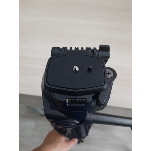 Chân tripod Beike Q108H tặng kèm kẹp điện thoại