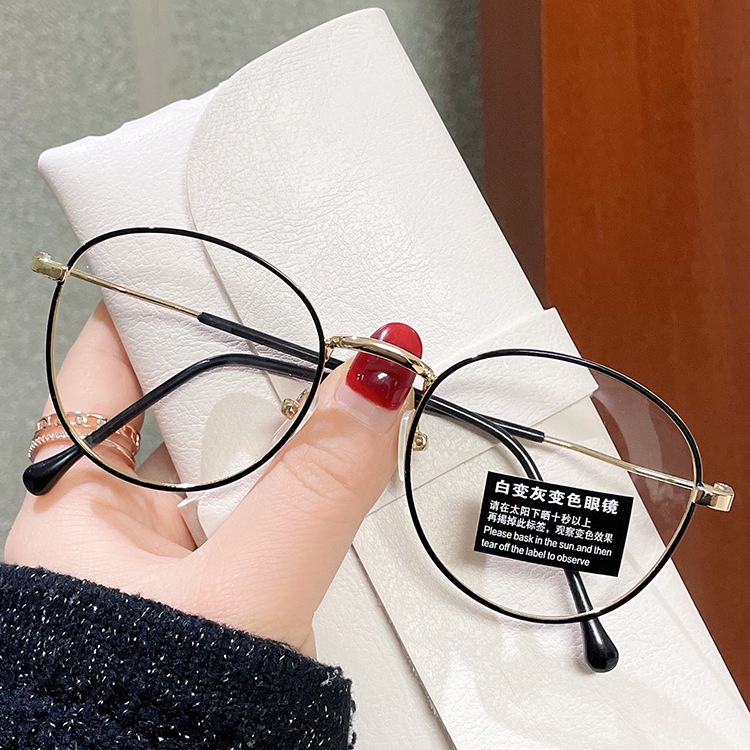 Mắt Kính Chống Tia Bức Xạ Và Ánh Sáng Xanh Cho Cả Nam Và Nữ