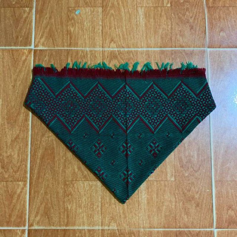 Khăn len nhung choàng đầu cho bà cho mẹ.Khăn người già