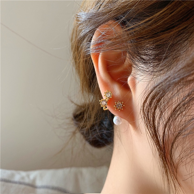 Hoa Tai Hình Cánh Hoa Đính Ngọc Trai Lấp Lánh Thời Trang Hàn Quốc