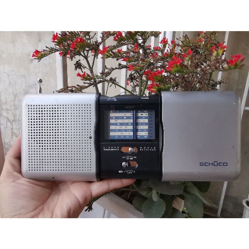 Máy nghe Radio SCHÜCO Đức 9 băng tần, AM, FM , băng sóng dài LW và 6 band sóng ngắn