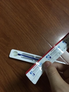 Combo 1 bàn chải và 1 vecni fluor cho bé