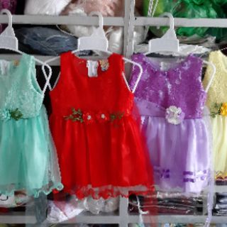 Đầm công chúa cho bé dưới 1 tuổi