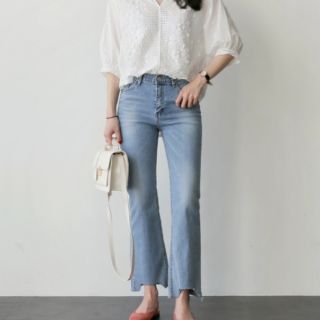 Áo sơ mi thêu ren cổ trụ