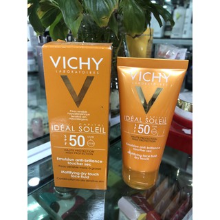 KEM CHỐNG NẮNG VICHY DƯỠNG DA CHO DA DẦU, KHÔNG NHỜN RÍT SPF 50 PA+++