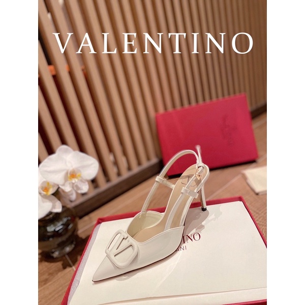 Giày cao gót mũi nhọn gót cao 8cm khoét eo màu trơn thương hiệu Valentino da thật cao cấp da mềm