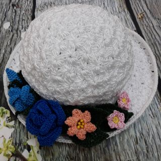 Mũ móc sợi thô hoa hồng