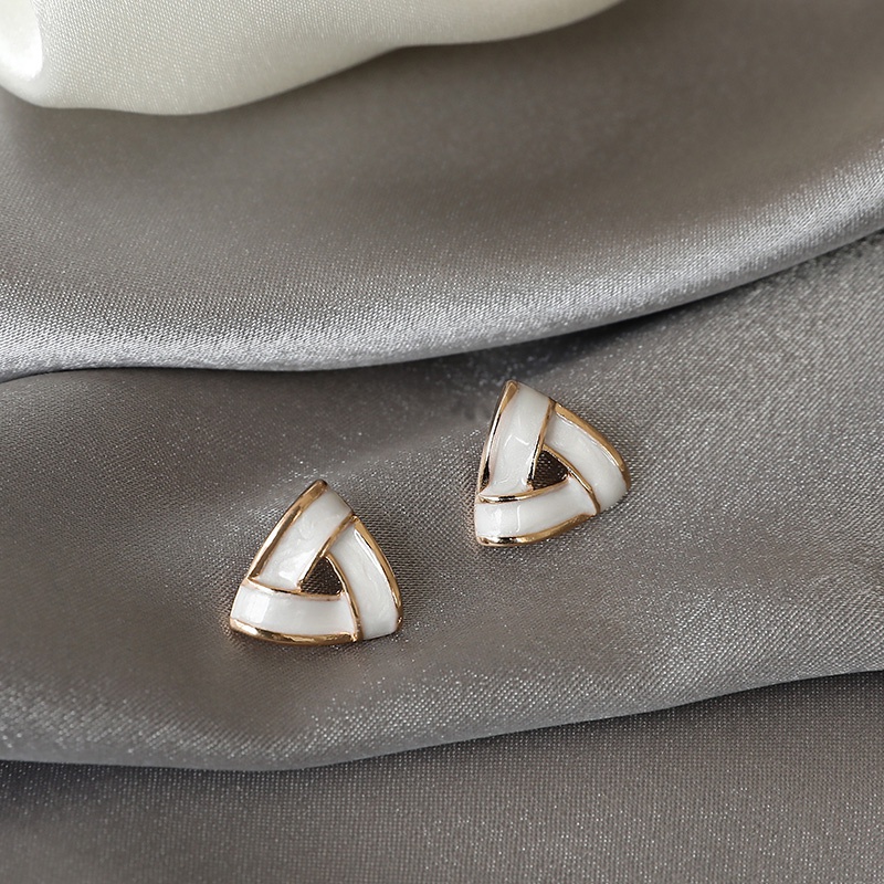 White exquisite stud earrings triangle earrings