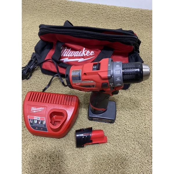 Khoan búa milwaukee m12