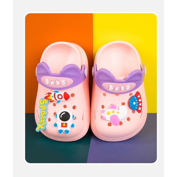 Dép Sục Crooc Mềm Nhẹ Cho Bé Trai, Bé Gái Kèm Ticker Vũ Trụ, Có Quai Sau Gót
