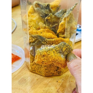 Da cá sấy giòn lắc trứng muối