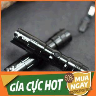 Đèn Pin Mini - Treo Móc Khóa - Hộp Kim Nhôm - Xử Dụng Pin Tiểu AA ( pin tiểu )