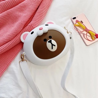 Túi đeo chéo silicon gấu brown