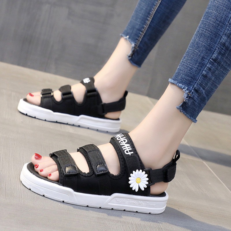 (2 MÀU) Sandal nữ thời trang Ulzzang quai vải chữ ký hoa cúc hót nữ tính