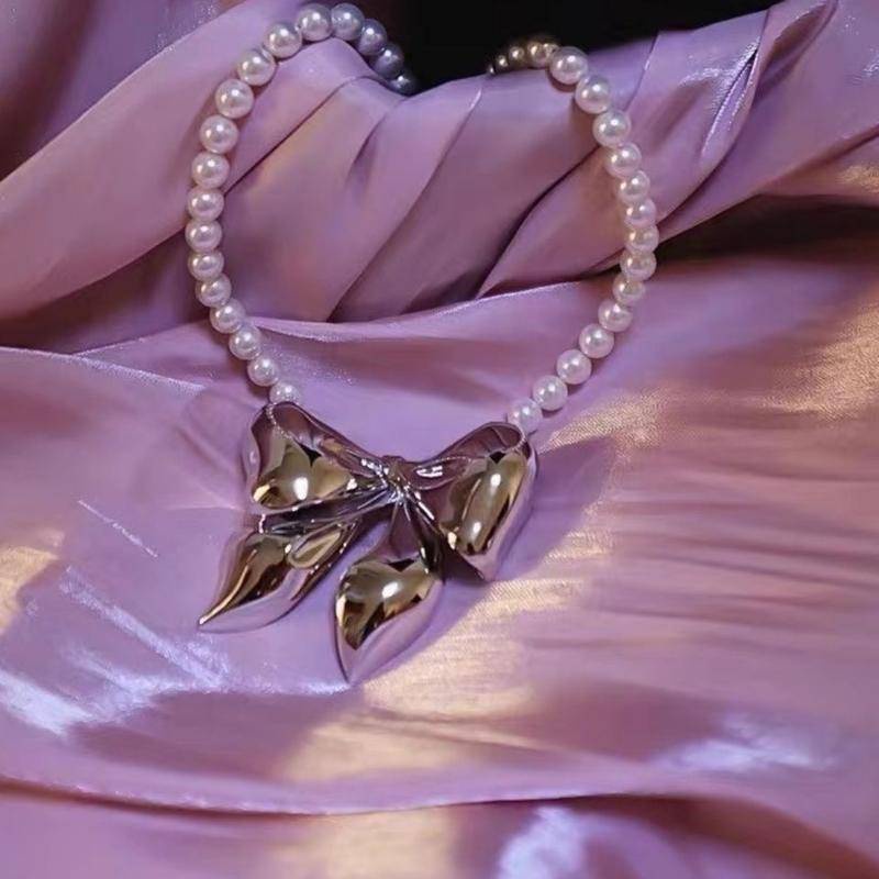 INS South Korean fashion artificial pearl inlaid pearl bowknot beaded pendant necklace