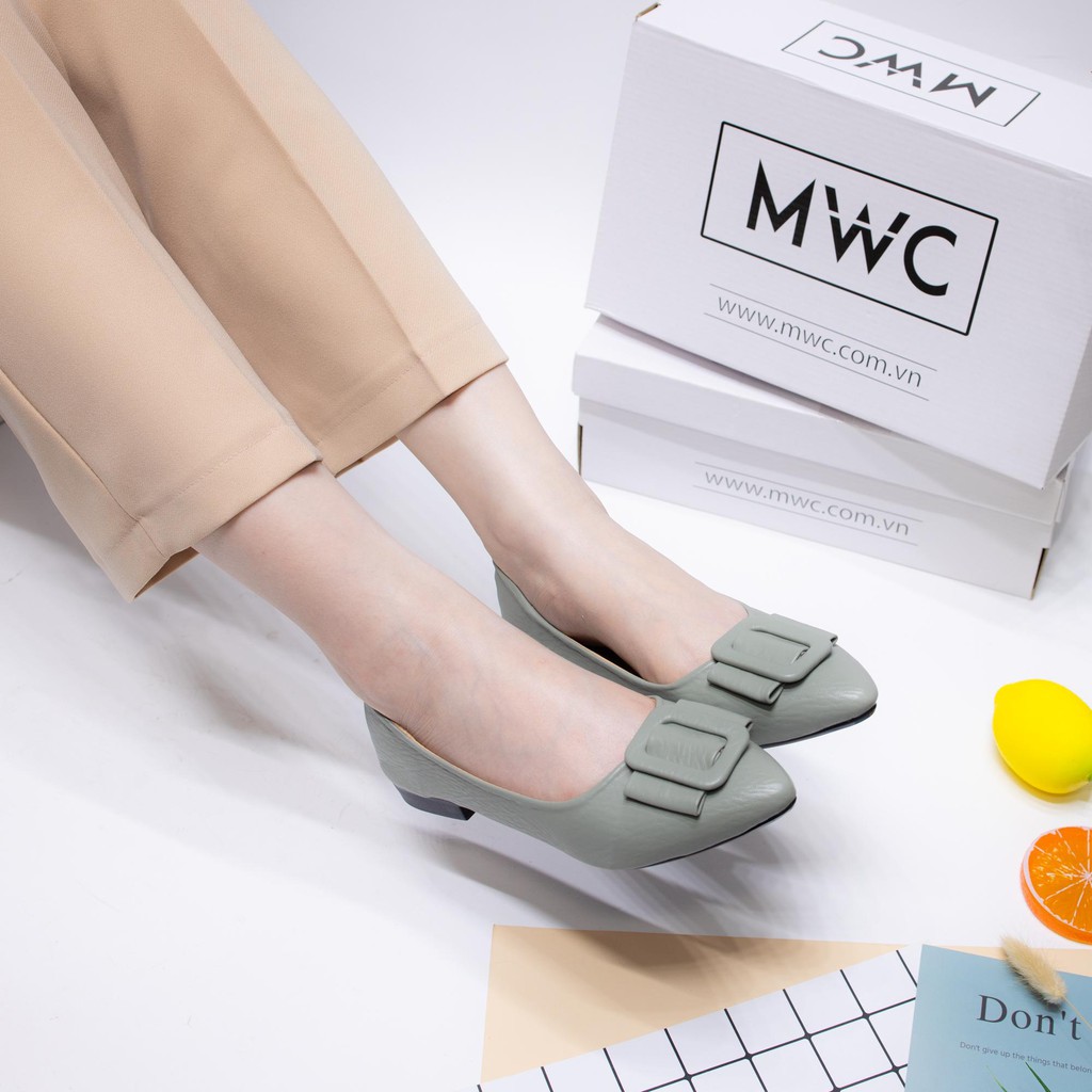 Giày búp bê nữ mũi nhọn phối khóa MWC NUBB- 2179 | BigBuy360 - bigbuy360.vn