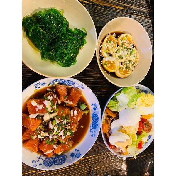 Cua Ghẹ, Cá hồi, Tôm, Trứng ngâm tương phần nhỏ