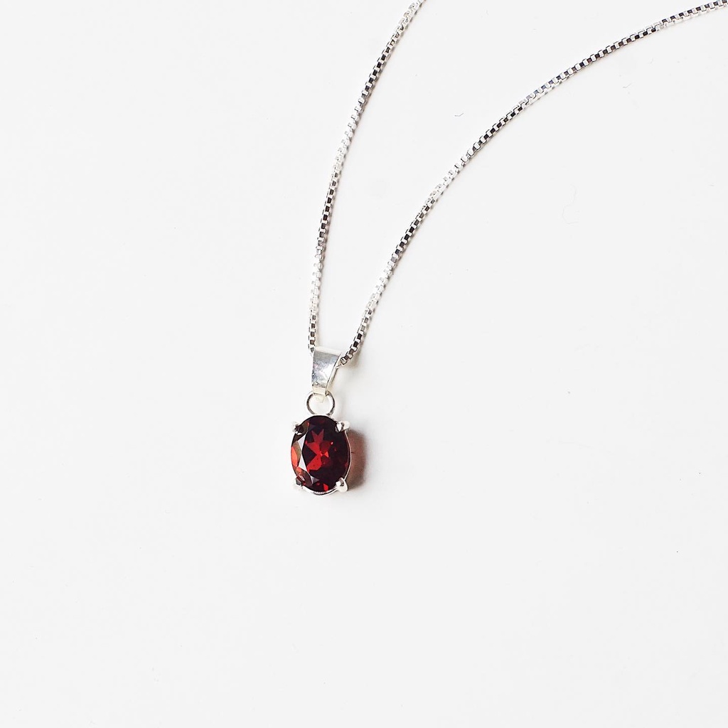 Dây chuyền đá garnet đỏ lựu mặt cắt giác tinh tế An Gem