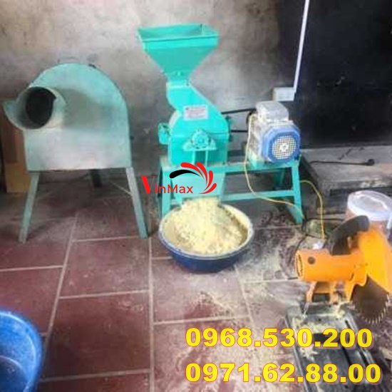 Máy nghiền ngô, khoai , sắn , lúa thành bột cám cho gia súc gia cầm 18 búa đập NVM18