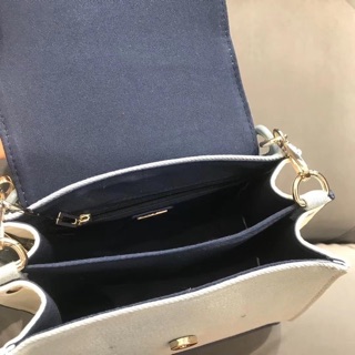 Guess bag - khoá tròn