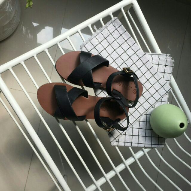 giảm sâu - [hàng chất lượng] giày sandal xỏ ngón quai chéo hiệu MPH Shoes-giày sandal nữ thời trang-sandal cao cấp-đen