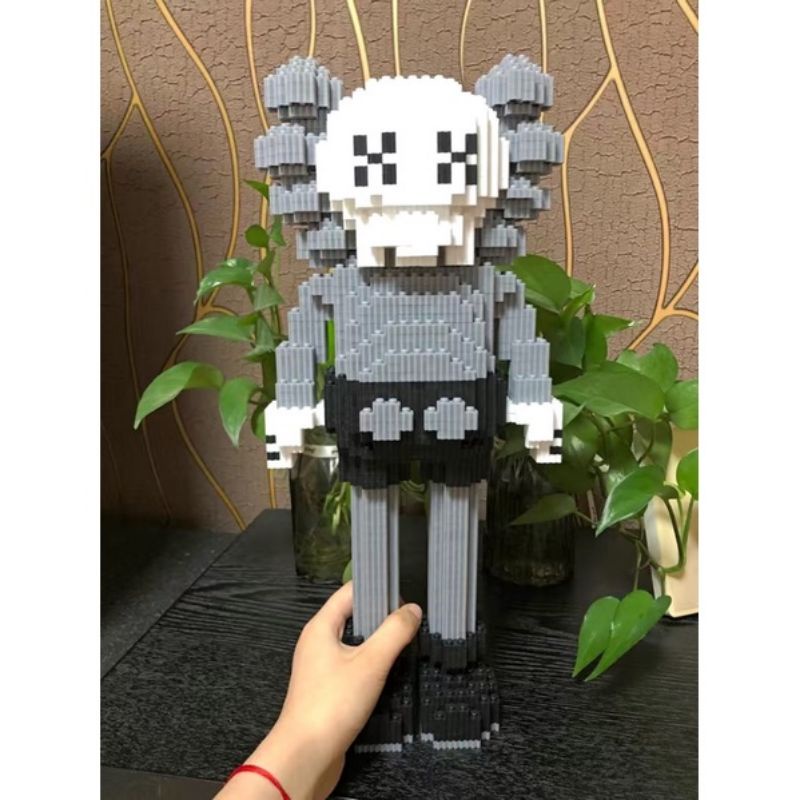 Xếp hình lắp ráp KAWS size lớn