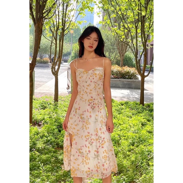 Váy hoa Rose hai dây dáng dài xẻ tà đến đùi xinh xắn